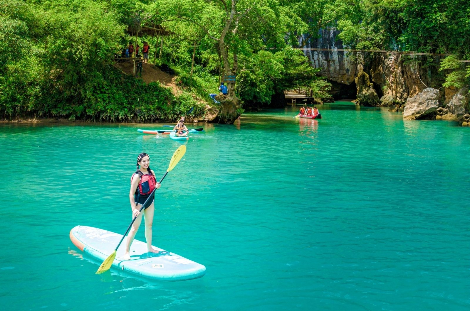 Kinh nghiệm du lịch Phong Nha Kẻ Bàng 2025: Cẩm nang từ A-Z khám phá Di sản UNESCO 18 Nhiều hoạt động vui chơi tại Sông Chày - Hang Tối