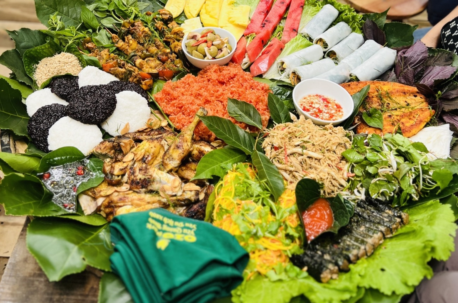 Kinh nghiệm du lịch Phong Nha Kẻ Bàng 2025: Cẩm nang từ A-Z khám phá Di sản UNESCO 22 Thưởng thức đặc sản núi rừng Phong Nha